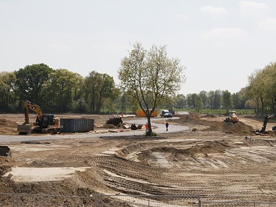 AVG Infra verricht bovengrondse en ondergrondse infrastructuur, grond-, weg- en waterbouw Park Maashaeghe Boxmeer, voormalige locatie Maasziekenhuis.