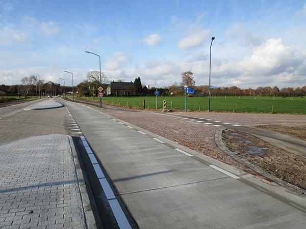Herinrichting Heerstraat/Hertrakseweg bij Sint Agatha, gemeente Cuijk. Infra werkzaamheden door AVG Infra uit Heijen.