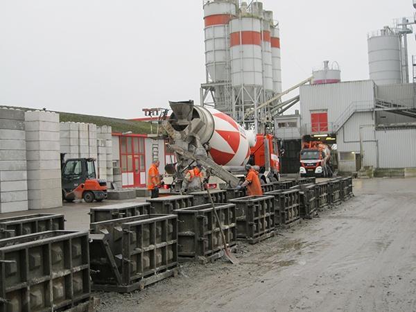 Betonblokken Baublocks AVG Bouwstoffen AVG Baustoffen Beton Blocken Betonblocken