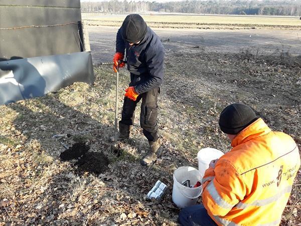 AVG OCE Begeleiding bij bodemonderzoek in CE-verdacht gebied. Explosieven Opsporing in Soesterberg.