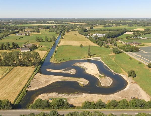 Niersverband. AVG Grondverzet in Niersgebied, AVG Bodenbewegung im Niersgebiet. Kessel.