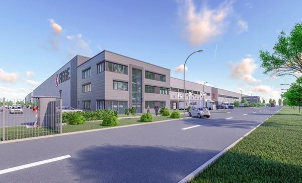 Nieuw logistiek centrum Fiege Emmerich. AVG Bau Goch kreeg van Goldbeck International GmbH de opdracht voor alle grondwerkzaamheden waaronder het grondverzet, alle verhardingen van asfalt en straatwerk en rioleringswerkzaamheden.