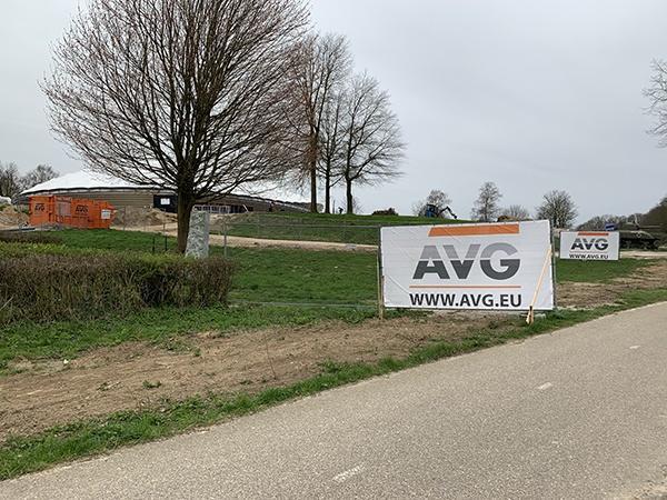 AVG Strassenbau, Tiefbau, Vrijheidsmuseum Groesbeek. Grundarbeiten, Erdarbeiten, Strassenbau, Parkplatzen anlegen.