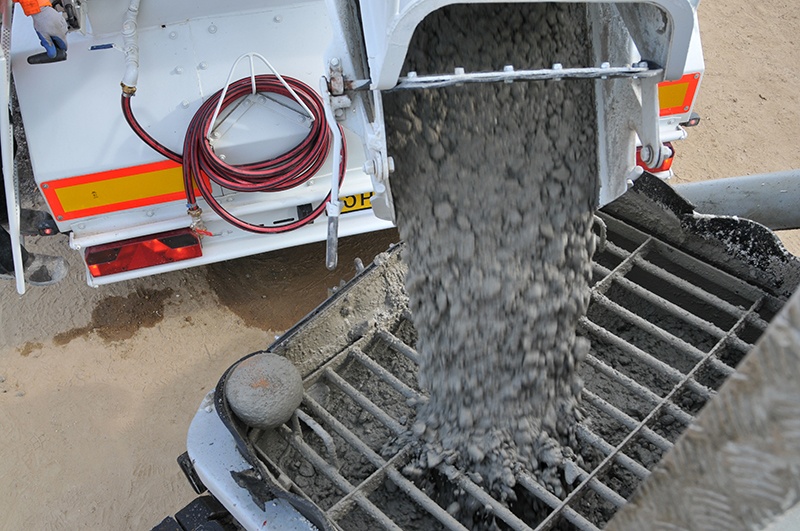 Beton storten? Beton vloer storten? Fundering of poer? Of betonprijs per m3 weten? AVG Betoncentrale AVG Heijmix in Heijen.