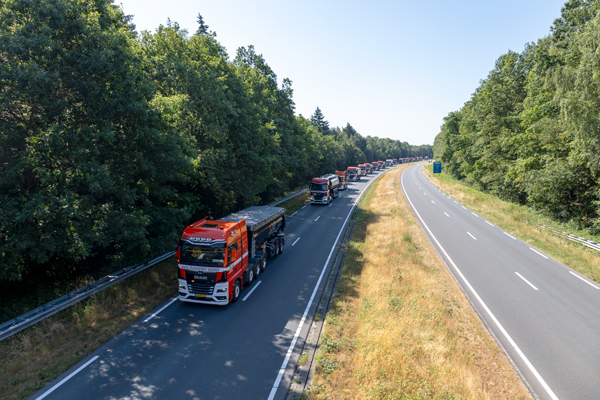 Sonniger Segen: Autosegnung Gennep mit eindrucksvoller AVG-Karawane!