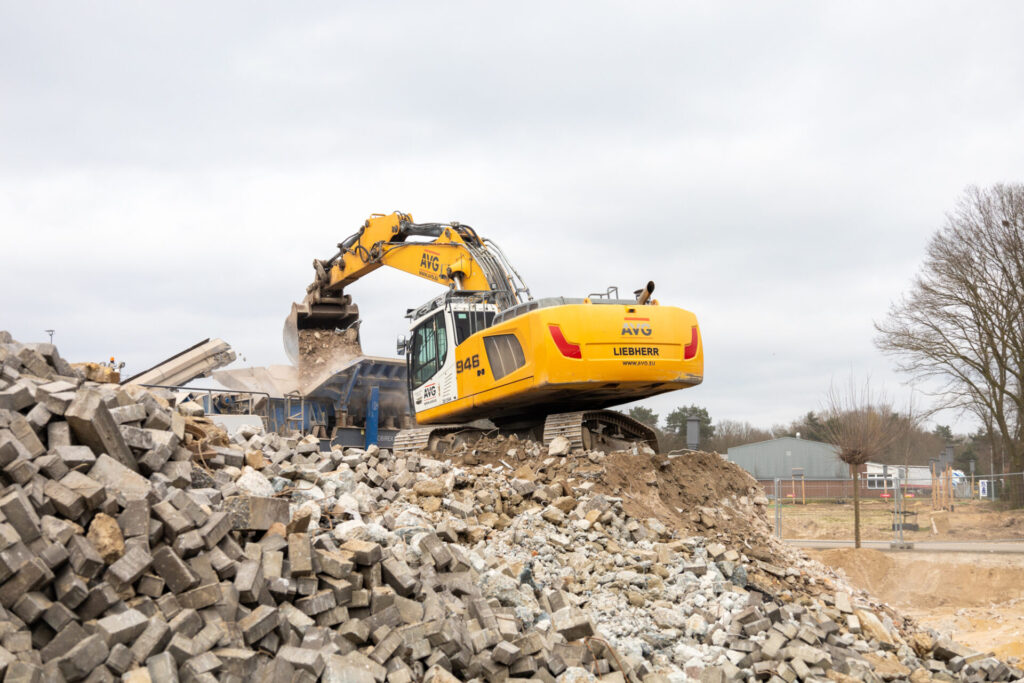 Abbruchabfälle_Bauabfälle_Schutt_Recycling_Brecheranlage_RCL