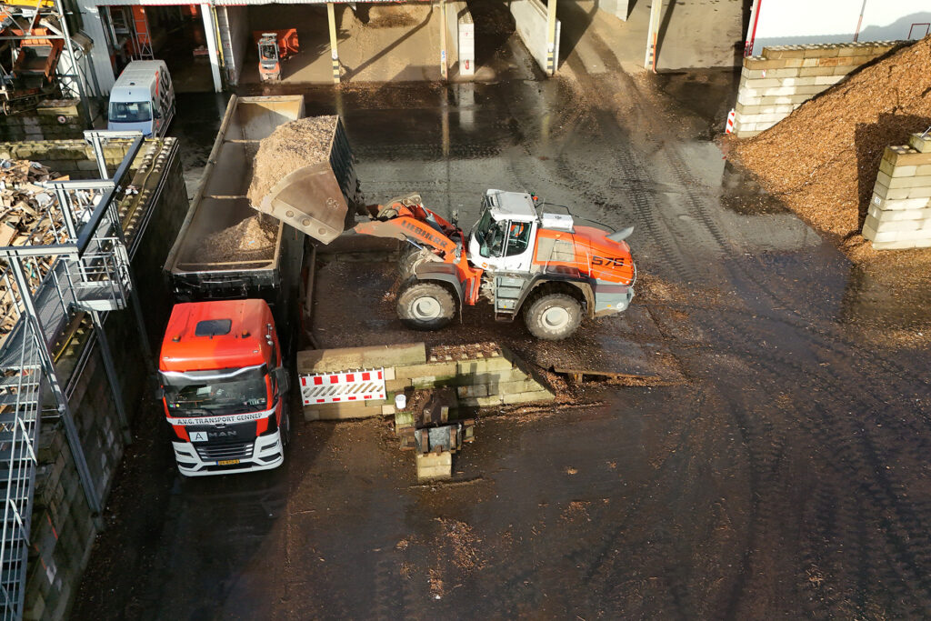 Transport_Logistiek_Walkingfloor_Volumetransport_Grootvolume_HVOdiesel_13.jpg Transport_Logistiek_Walkingfloor_Volumetransport_Grootvolume_HVOdiesel_11.jpg Transport_Logistiek_Walkingfloor_Volumetransport_Grootvolume_HVOdiesel