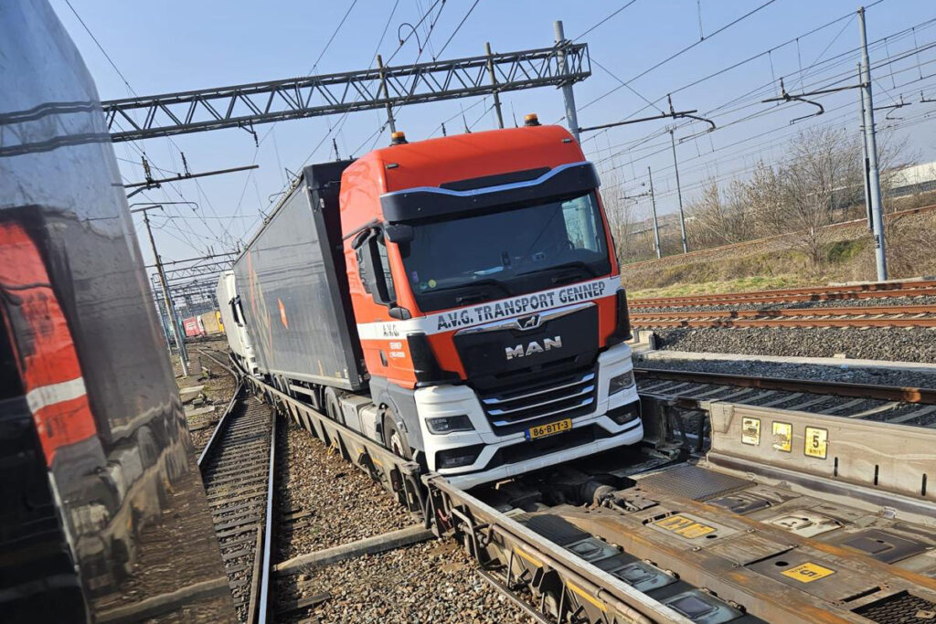 Transport_Logistiek_Walkingfloor_Volumetransport_Grootvolume_HVOdiesel