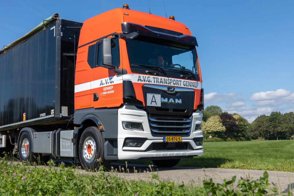 Transport_Schubboden_Logistiek_Großvolumen_Restoffe_International
