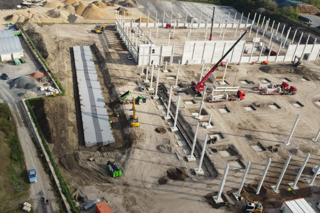 kanalisation_tiefbau_baustelle_kanalbauarbeiten_regen_09