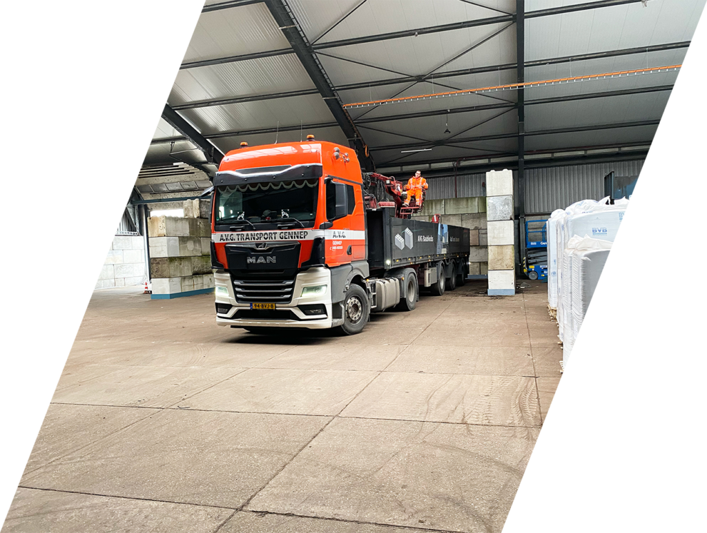 Kranfahrzeuge_Transport_Spezialtransport_Baumaterialien_Hydraulikkran_Betonblöcke
