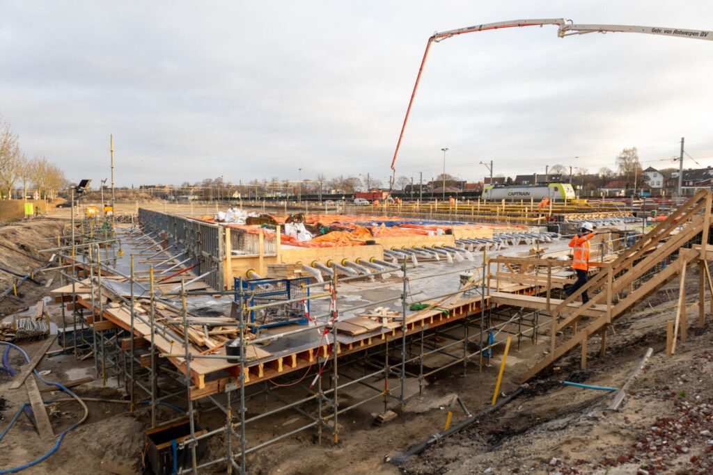 Beton_Unterführung_Venlo_Mobilis_Betonlieferung_Bahnunterführung
