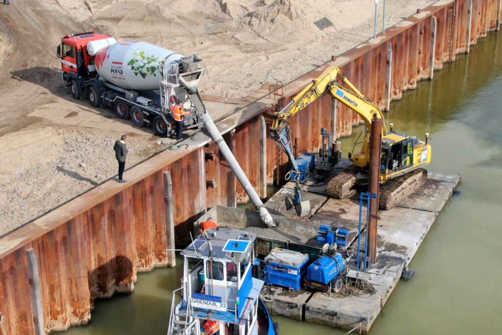 Binnenhafen_Wanssum_Unterwasserbeton_MPGSolutions_Hybridbetonmischer_Gütertransport