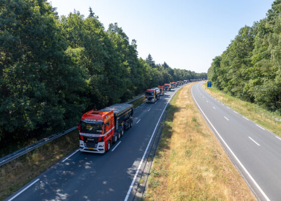 Autozegening_Gennep_Karavaan_Vrachtwagens_Evenement_Logisitek