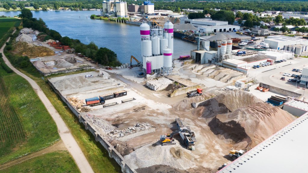 Hoogveld_Recyling_Afvalstoffen_Puin_Granulaat_Contact_04