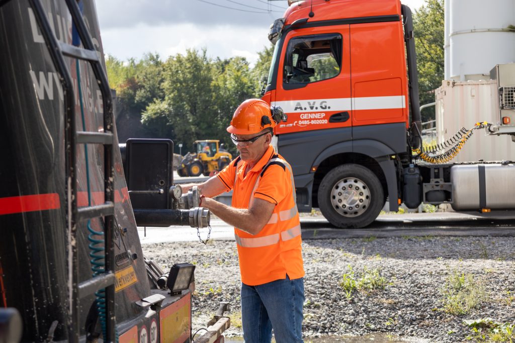 Mischbinder_zement_kalk_bauprojekte_silo_3