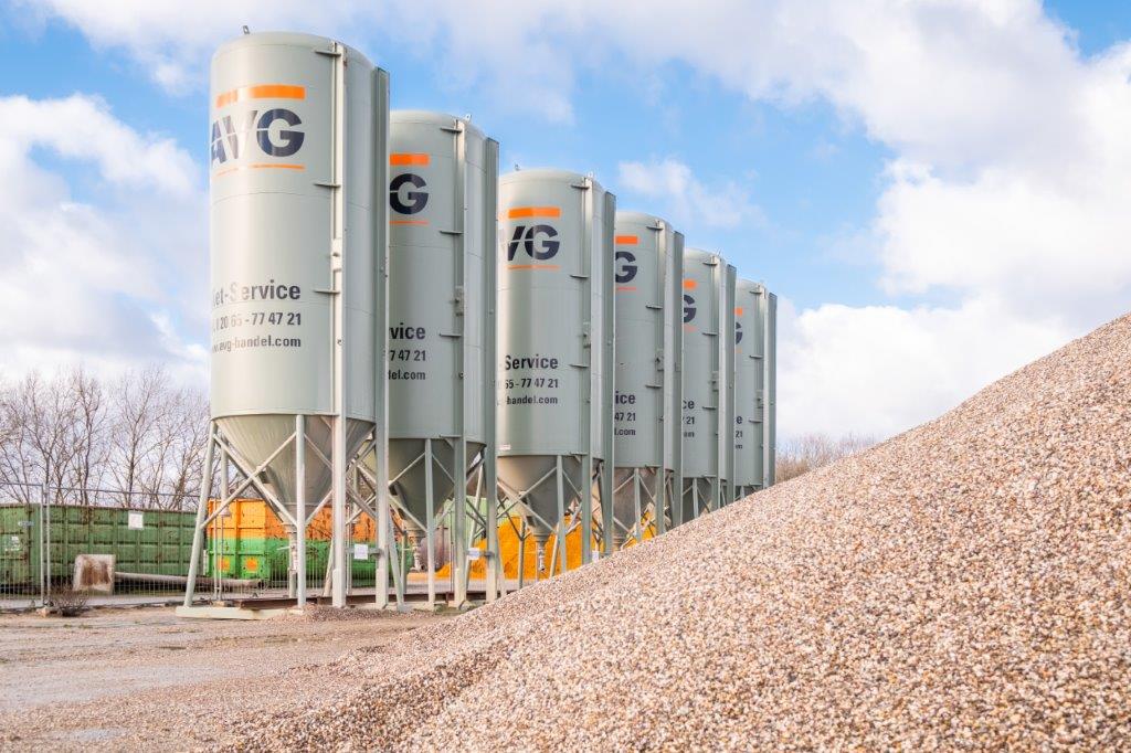 silos-baustelle-zement-baustoffe-3