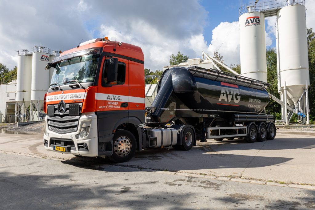 zemente_baustoffe_beton_bauprojekte_silozug_5