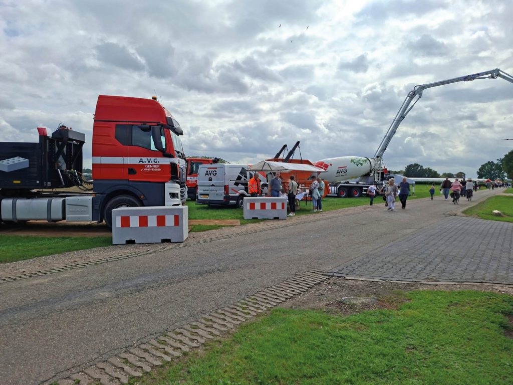 Agrifestijn_ottersum_AVG_stand_wagen_betonpom_01